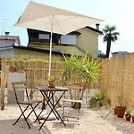 Bed & Breakfast Pathos 4*
