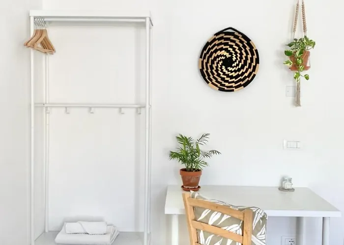 Bed & Breakfast Pathos 4*