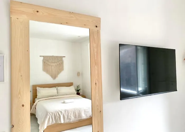 Bed & Breakfast Pathos