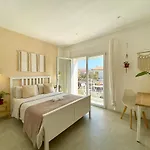 Bed & Breakfast Pathos 4*