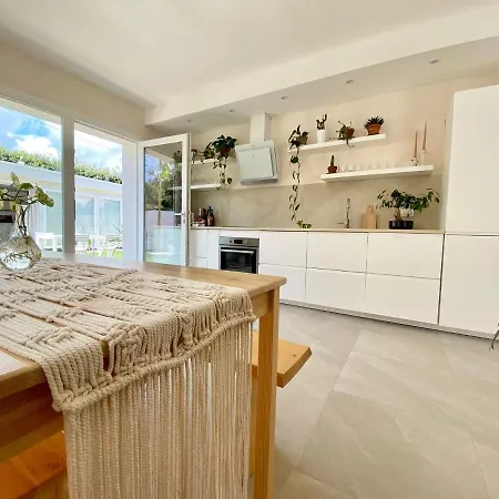 Frühstückspension Pathos