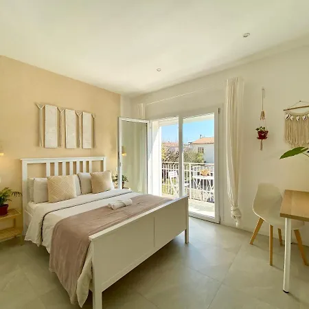 Bed & Breakfast Pathos *