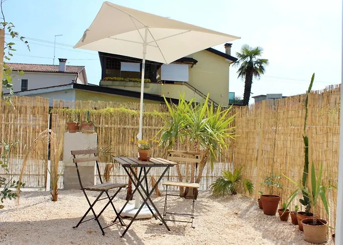 Bed & Breakfast Pathos 4*