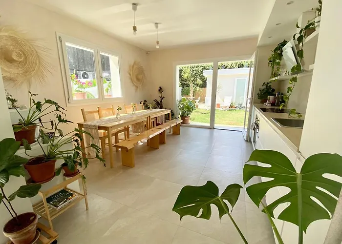 Bed & Breakfast Pathos