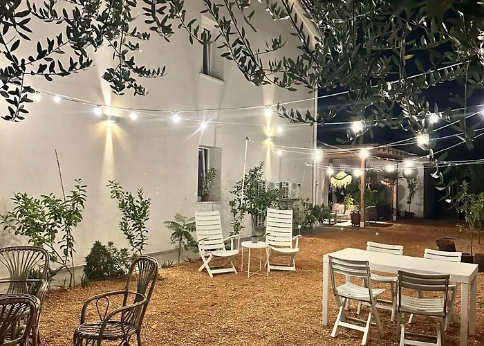 Bed & Breakfast Pathos 4*